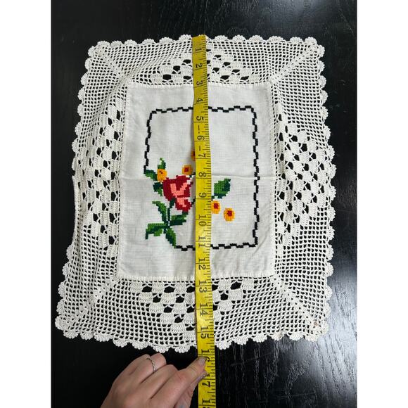 Vtg Mini Table Cover- white with floral embroidery detail- 16x12"- cottagecore - Picture 5 of 5
